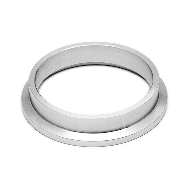 Montage einer Außenbordmotor-Montagehalterung für Außenbordmotor. Motor-Montagehalterung für Kickermotor, Stahltüren mit Rahmen, Kühlerlüfter